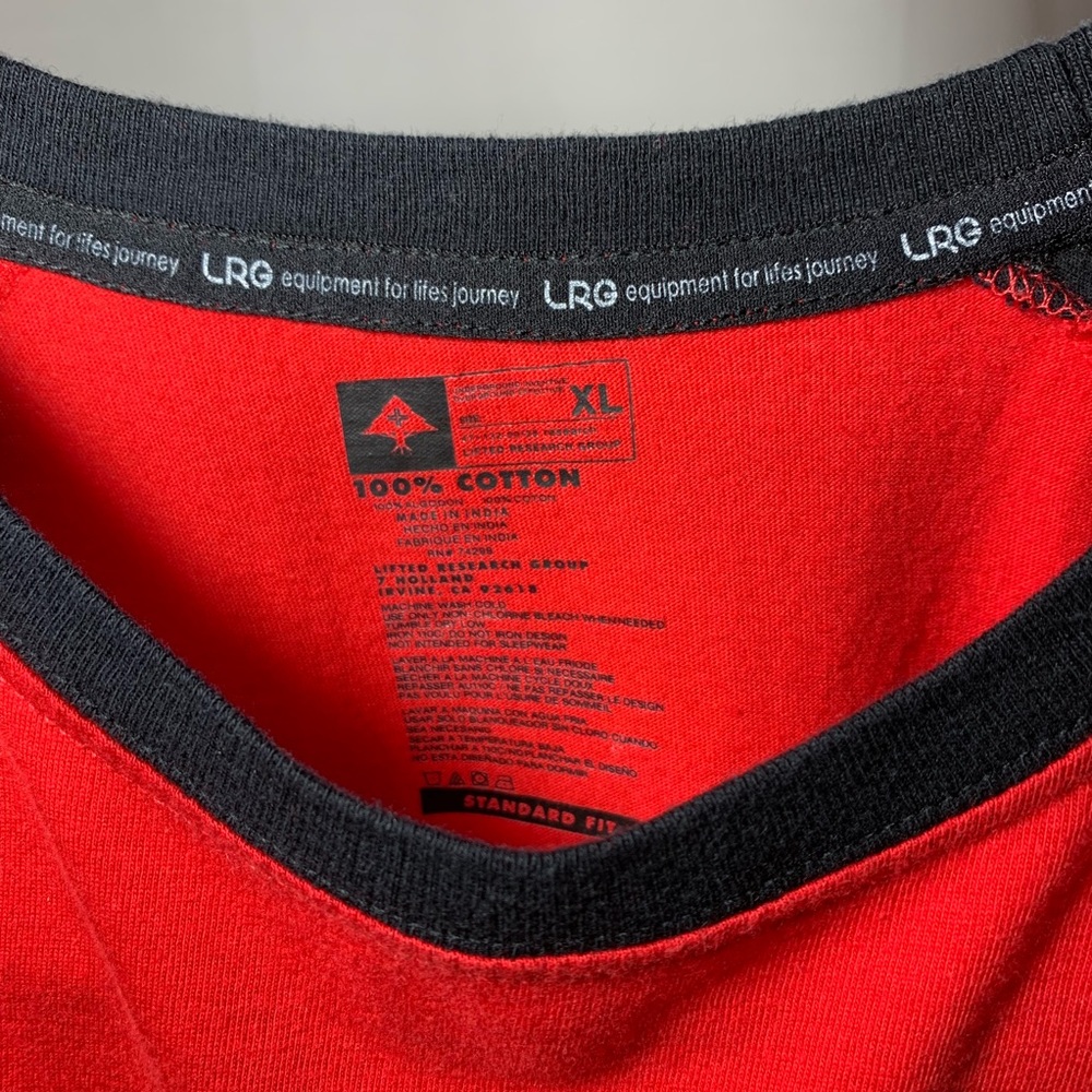 Tee - Picture 4 of 5